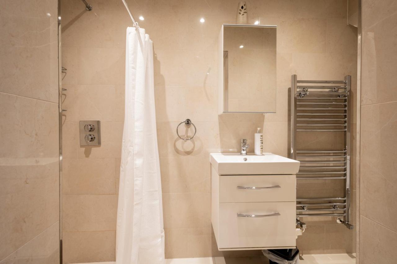 London Vegetarian Smoke & Pet Free En-Suite With Ev Parking Edgware Bagian luar foto