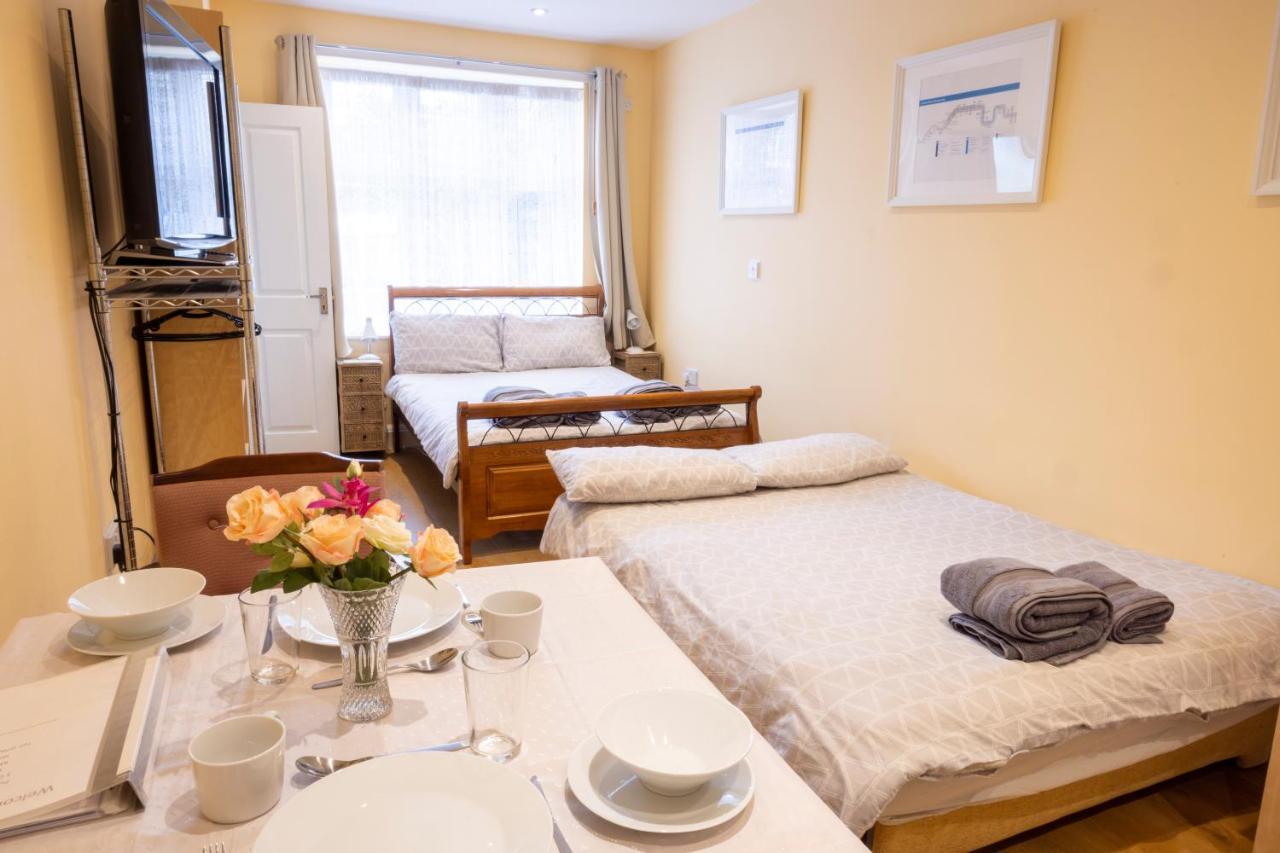 London Vegetarian Smoke & Pet Free En-Suite With Ev Parking Edgware Bagian luar foto
