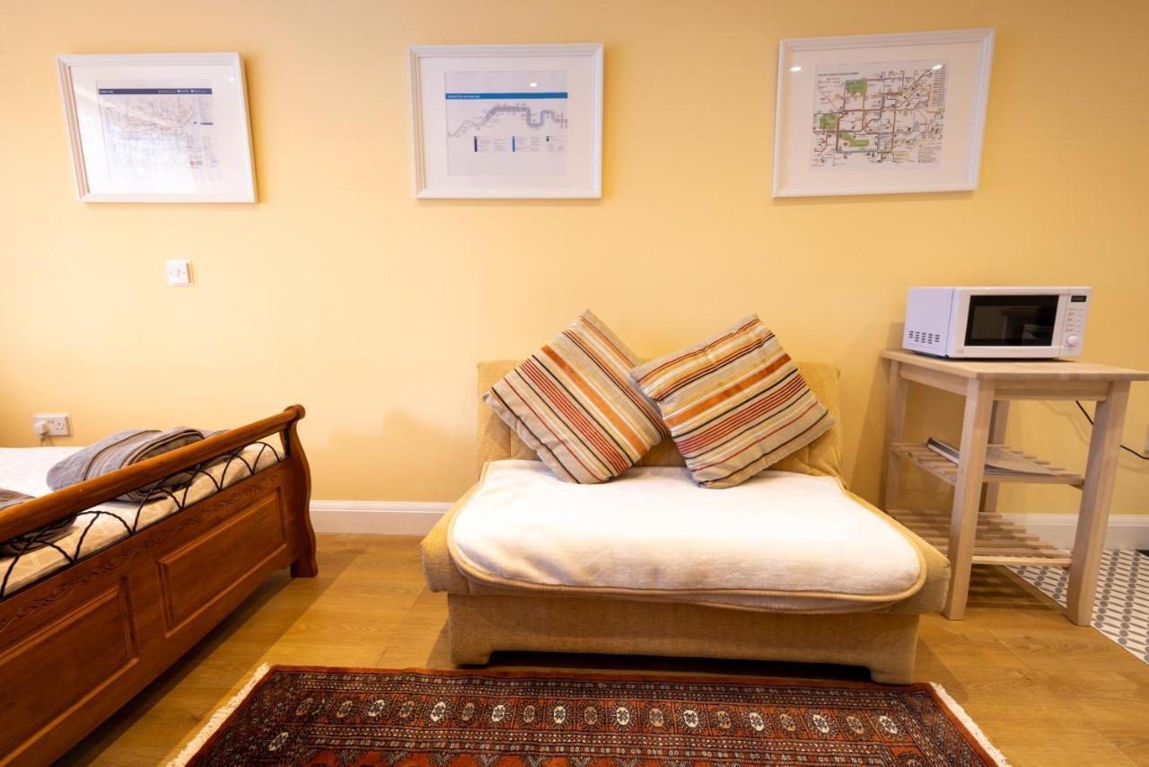 London Vegetarian Smoke & Pet Free En-Suite With Ev Parking Edgware Bagian luar foto