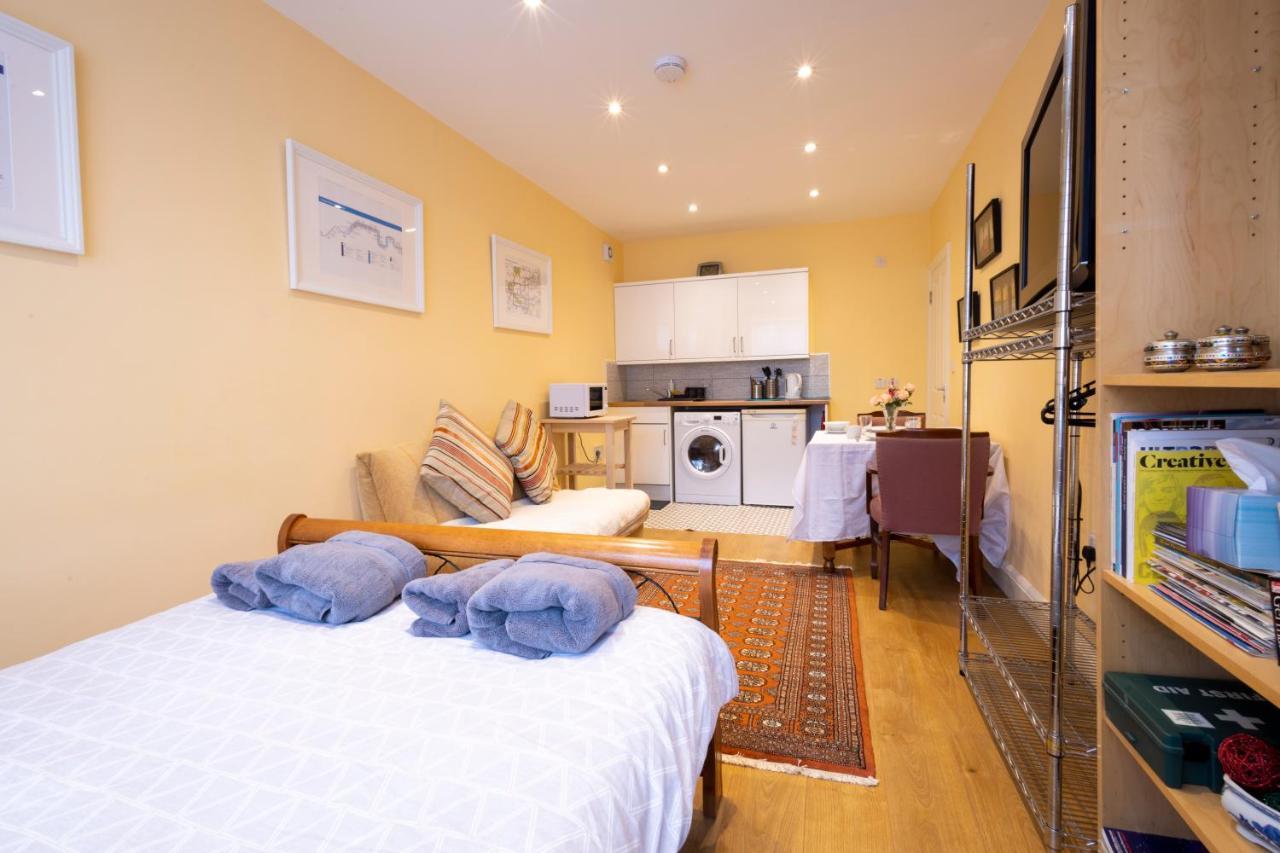 London Vegetarian Smoke & Pet Free En-Suite With Ev Parking Edgware Bagian luar foto