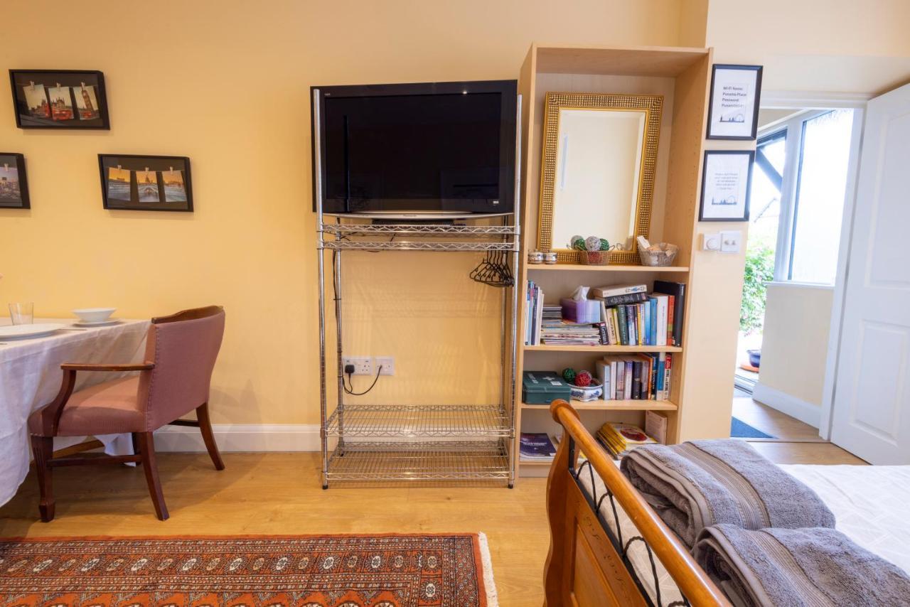 London Vegetarian Smoke & Pet Free En-Suite With Ev Parking Edgware Bagian luar foto