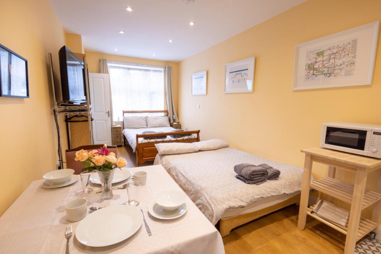 London Vegetarian Smoke & Pet Free En-Suite With Ev Parking Edgware Bagian luar foto