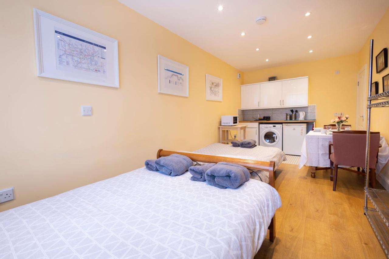 London Vegetarian Smoke & Pet Free En-Suite With Ev Parking Edgware Bagian luar foto