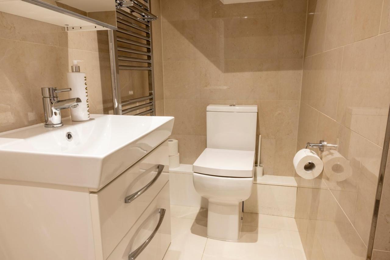 London Vegetarian Smoke & Pet Free En-Suite With Ev Parking Edgware Bagian luar foto