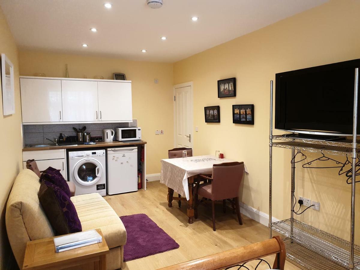 London Vegetarian Smoke & Pet Free En-Suite With Ev Parking Edgware Bagian luar foto